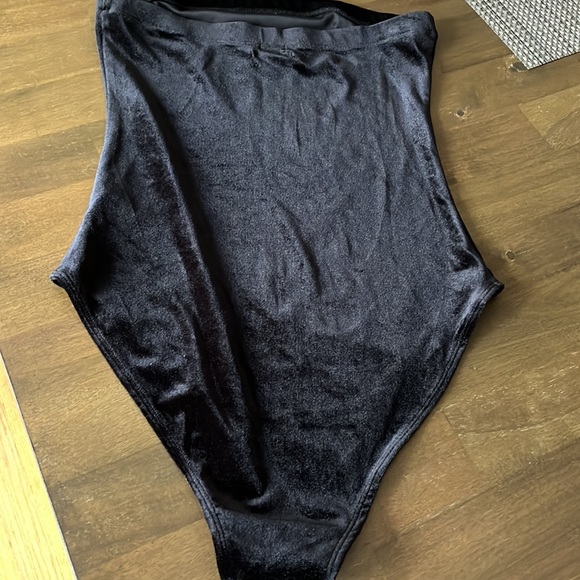 Urban outfitters large velvet strapless - Picture 5 of 5